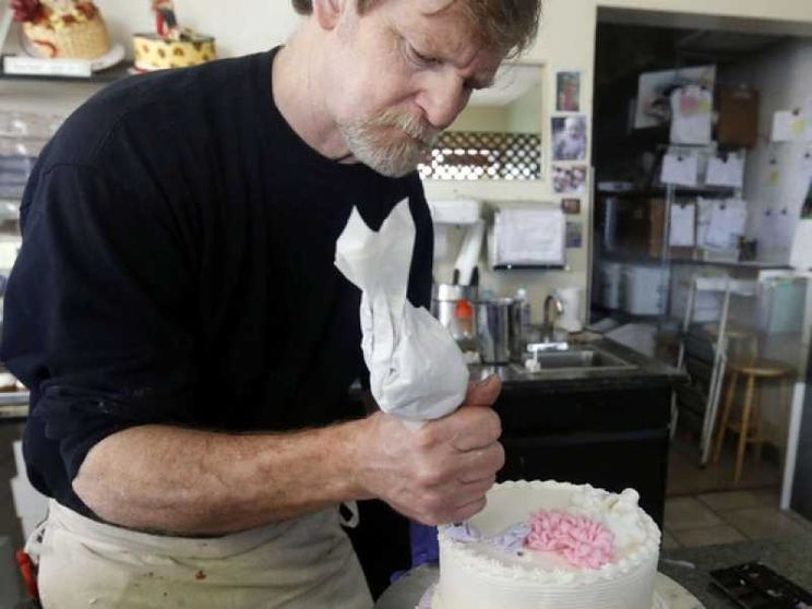 Negò torta di nozze a coppia gay, pasticciere «assolto» da Corte suprema