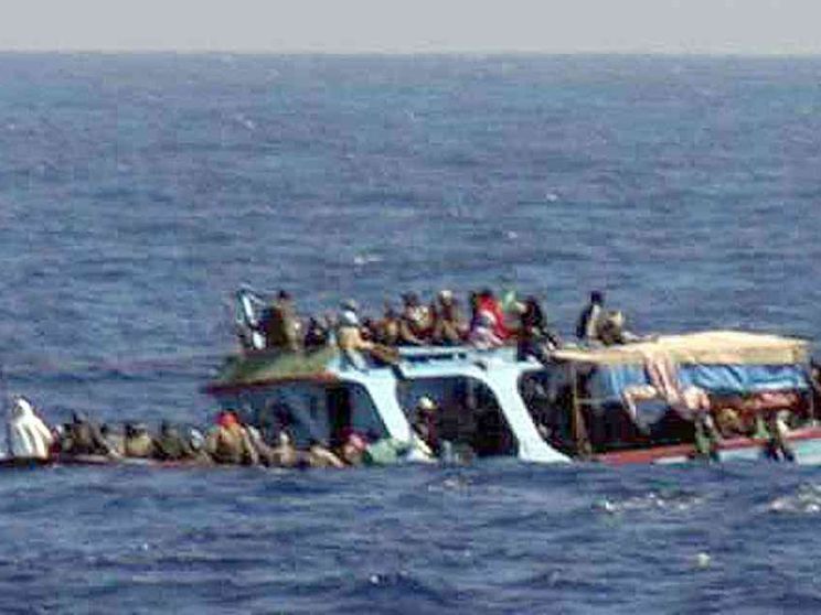 Strage nel Mediterraneo: oltre 100 morti e dispersi al largo della Tunisia