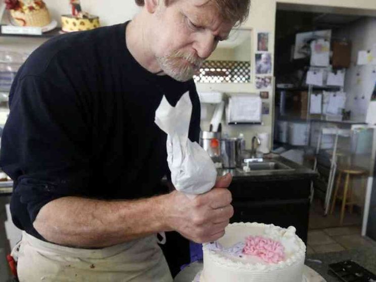 Negò torta di nozze a coppia gay, pasticciere «assolto» da Corte suprema