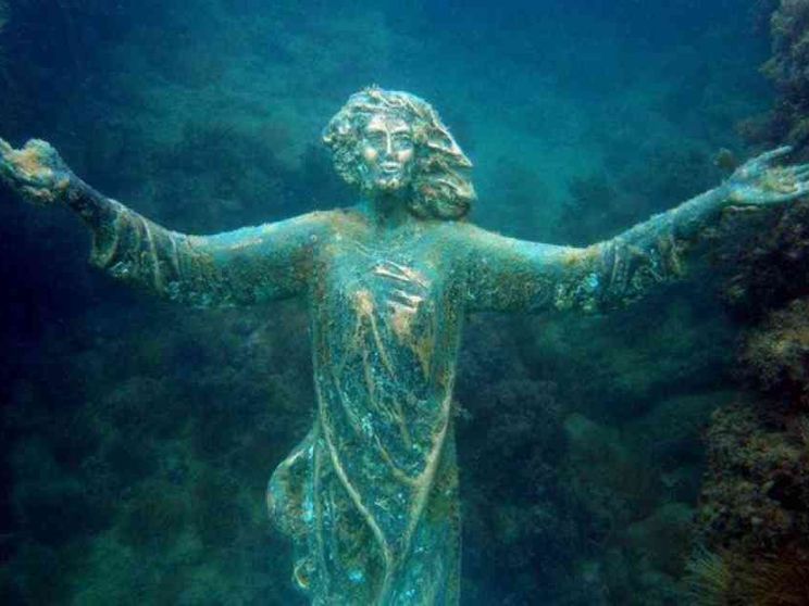 Rubato il Cristo degli Abissi dal mare d'Abruzzo