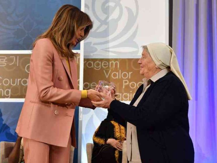 Suora coraggio in Centrafrica: libri per la pace