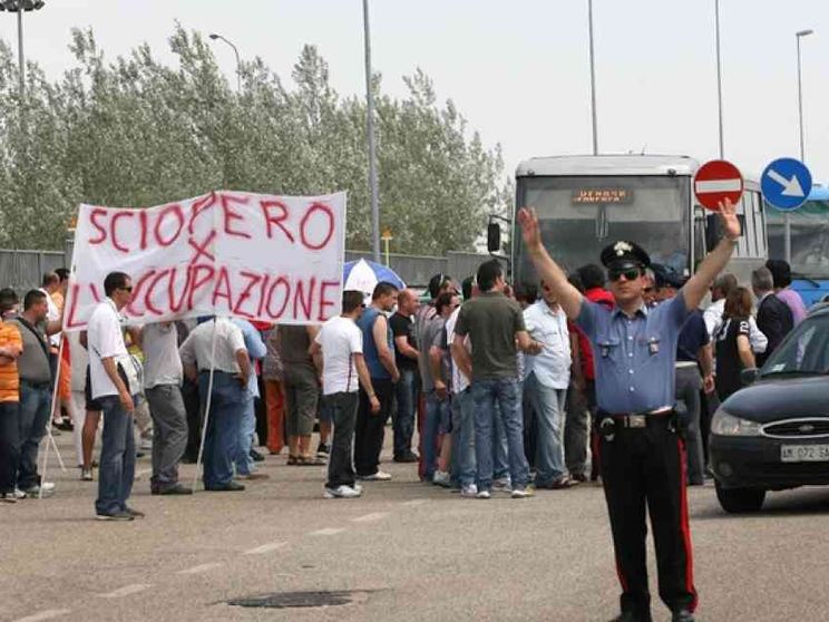 Più posti con la reindustrializzazione