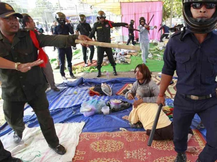 I Khmer rossi cambogiani hanno solo cambiato pelle