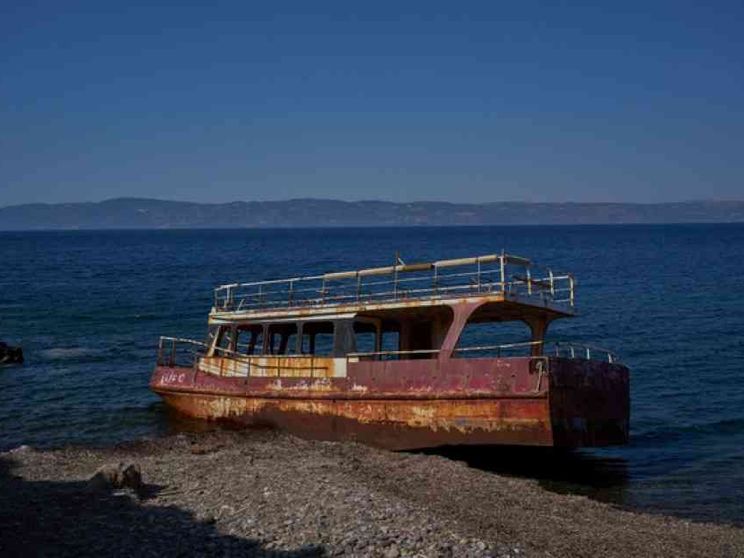 Oltre i muri e i conflitti, speranze di rinascita sull'isola di Lesbo