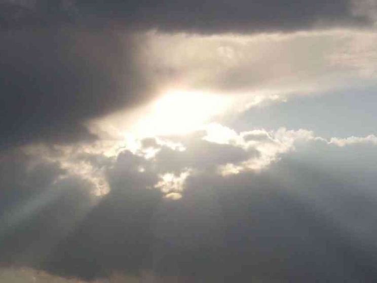 «Sono ateo, mi costa fatica dirlo». Ma Dio passa attraverso le nostre ferite