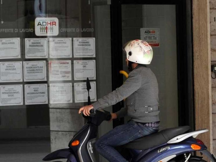 Boom di precari e rischio povertà per 9,3 milioni di italiani