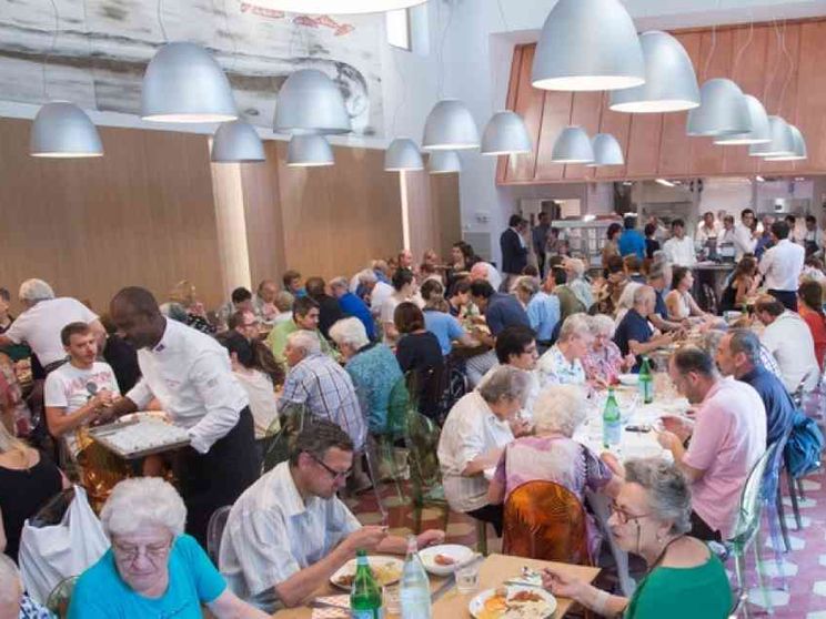 Refettorio ambrosiano, 800 persone aiutate a ripartire