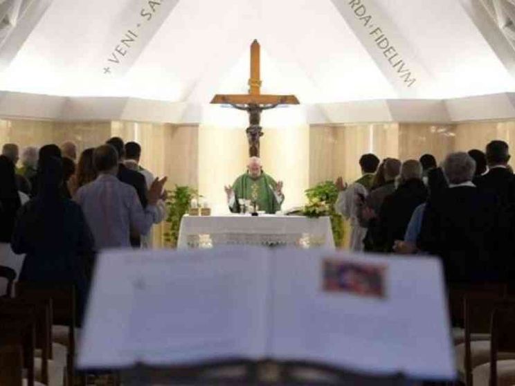 Papa Francesco : sfruttare le donne è peccato contro Dio