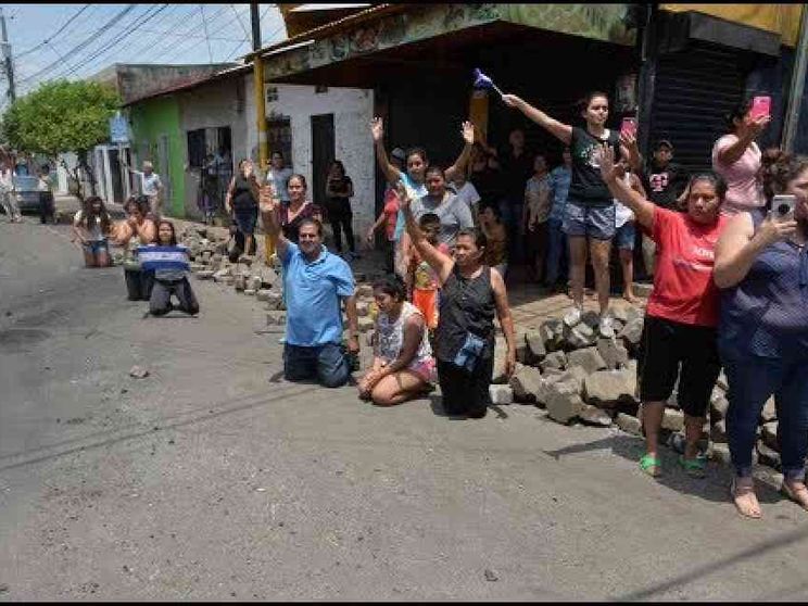 Vescovi e nunzio «scudi umani» per fermare gli squadroni della morte