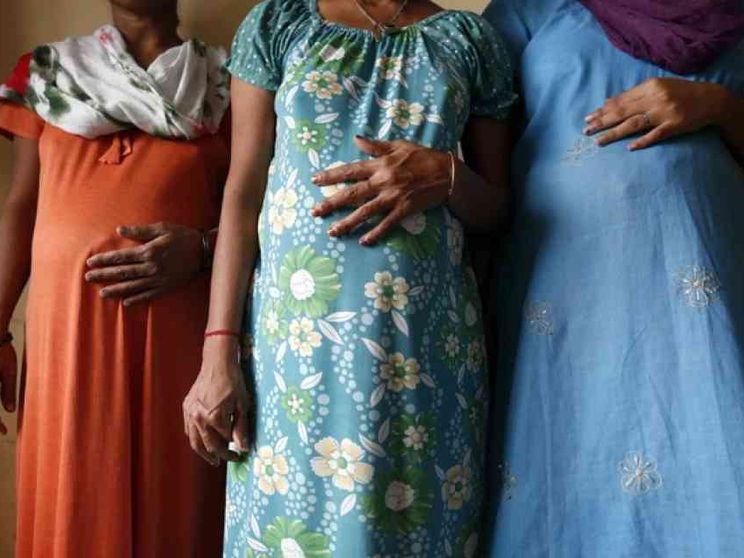 La polizia scopre 33 madri surrogate per «clienti» cinesi