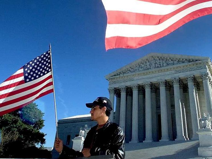 La Corte suprema vota a favore del «muslim ban»