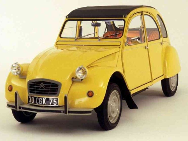 Tra mito e aneddoti: la 2CV compie 70 anni
