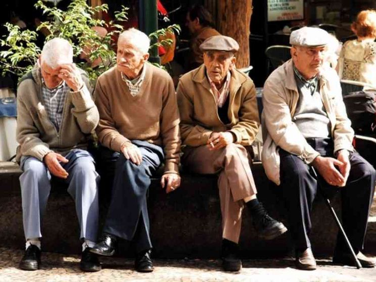 Allarme invecchiamento: l'Italia diventerà un enorme ospizio