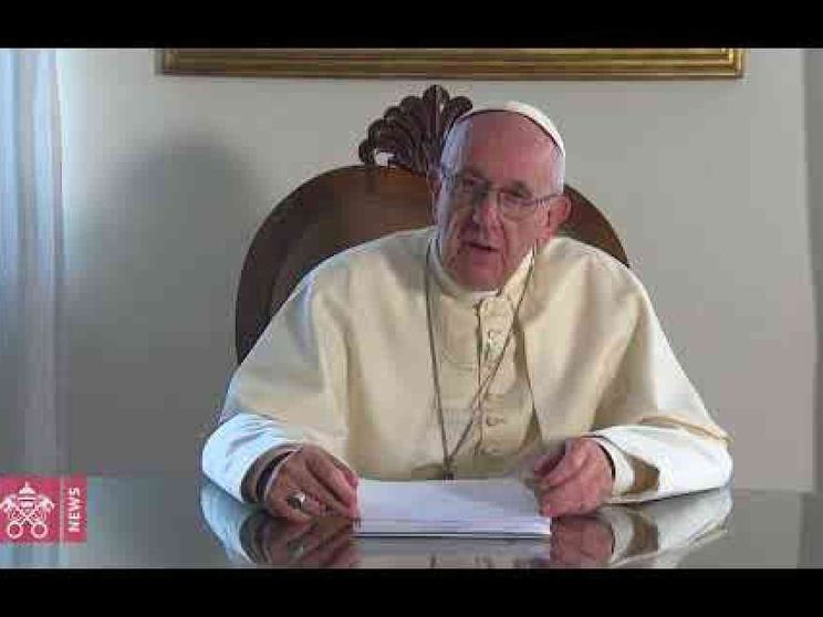 Il messaggio del Papa: l’amore non finisce mai