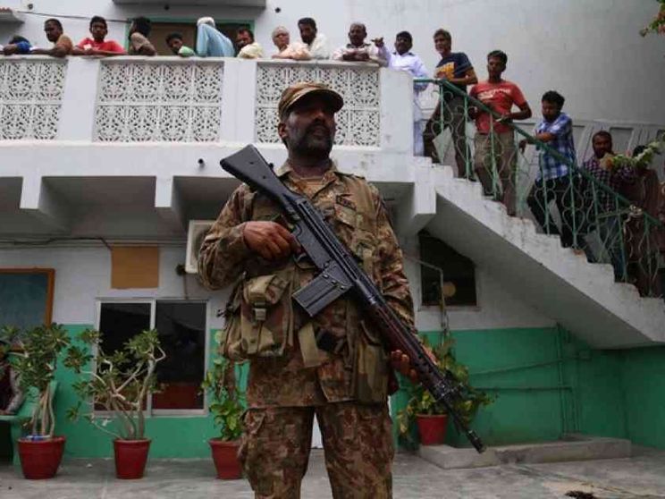 Il voto in Pakistan si apre nel segno del sangue: 31 uccisi