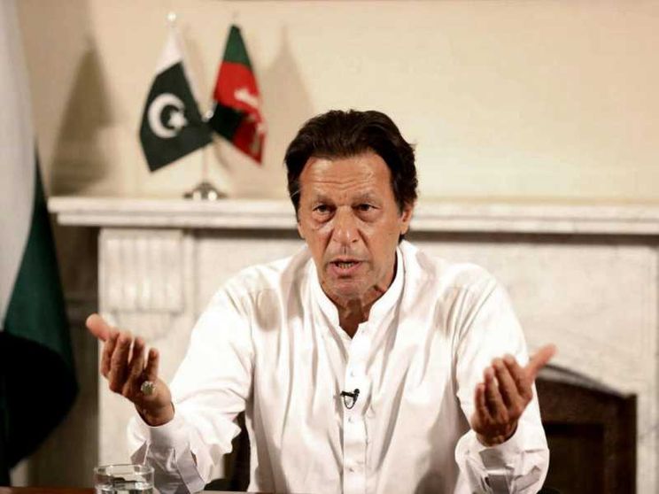 Khan vince ma senza maggioranza assoluta