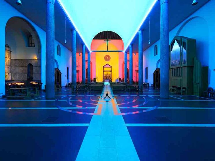 «Torniamo a sognare chiese a colori»