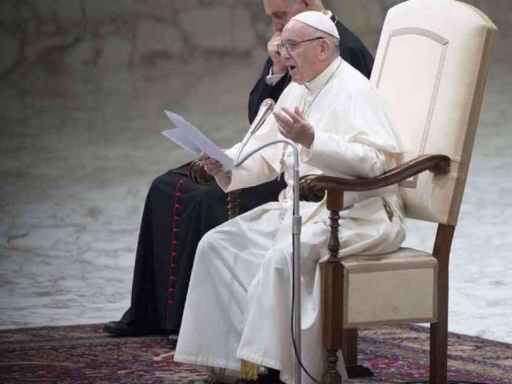 Papa Francesco: successo, potere, denaro sono idoli che rendono schiavi