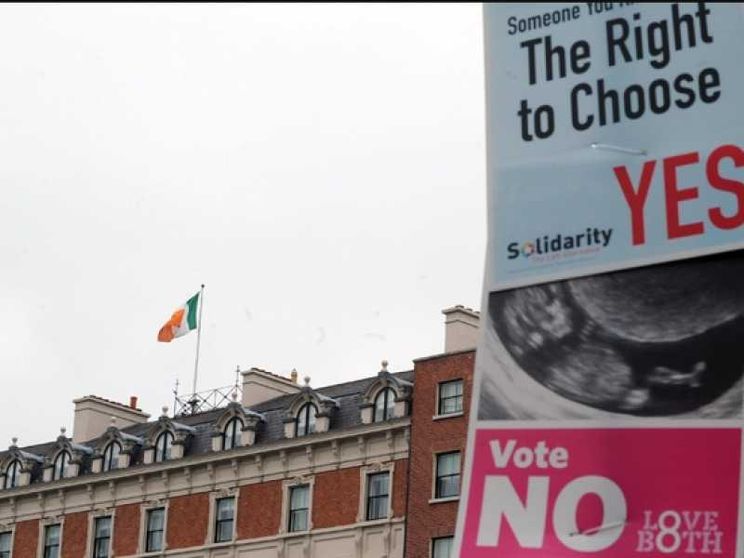 La contea «ribelle» d'Irlanda ora teme i viaggi dell'aborto