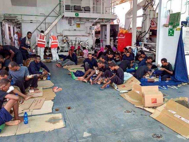 La vita dei 150 «ostaggi» a bordo della Diciotti / FOTO