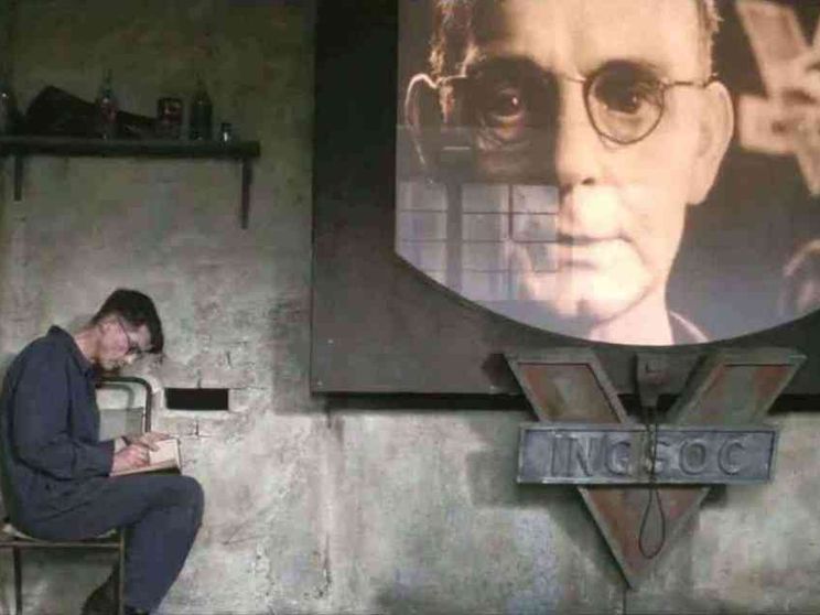 Se il mondo del futuro fa paura, davvero ci può salvare il passato?