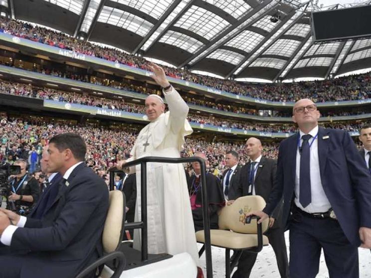 Papa Francesco e la «grande avventura» della vita in famiglia