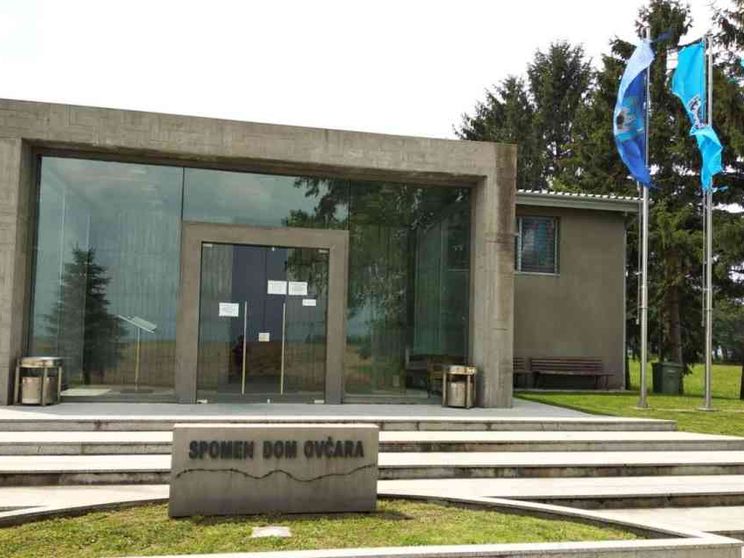 Il memorial di Vukovar, Danubio color rosso