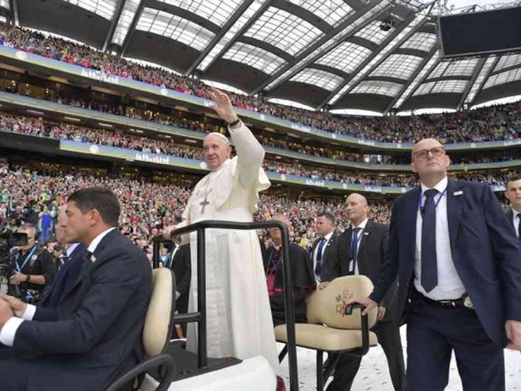 Papa Francesco e la «grande avventura» della vita in famiglia