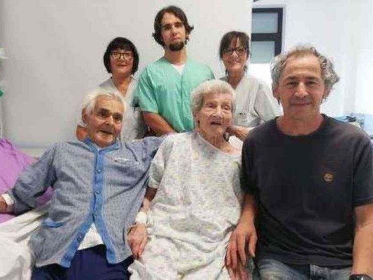 Sposati da 64 anni, ricoverati insieme. E tutto è andato meglio