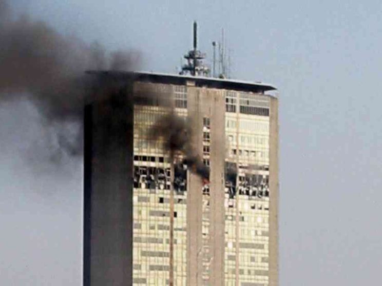 2002 - Schianto sul grattacielo Pirelli, Milano trema