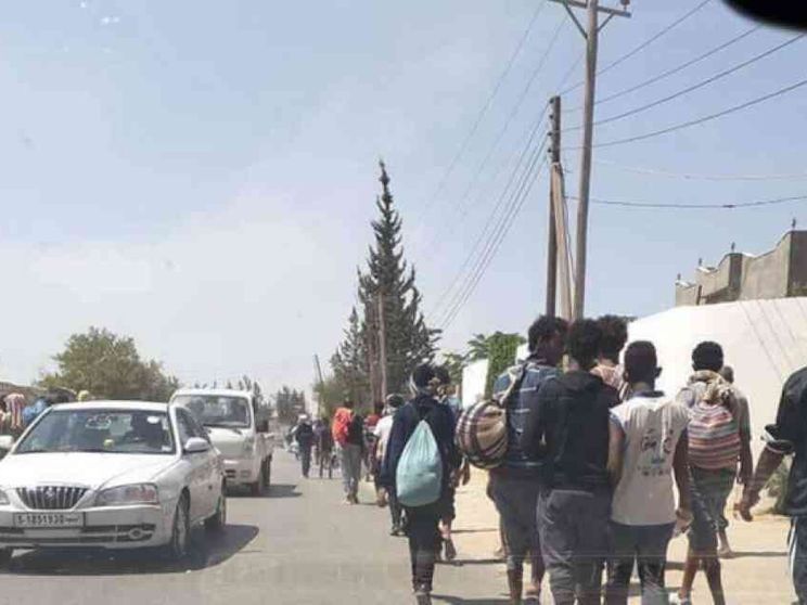 Libia, quasi 2mila migranti in fuga. Ora è caccia al profugo