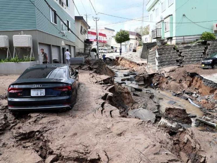 Terremoto a Hokkaido, 8 morti. Timori per le centrali nucleari