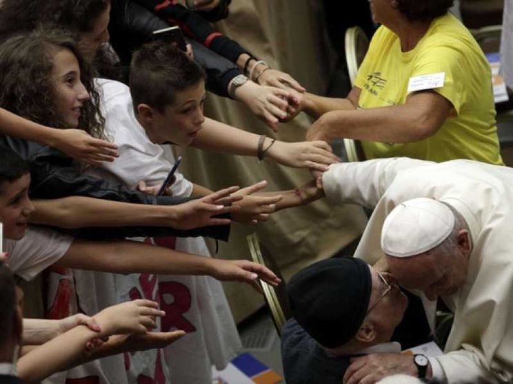 Il Papa ai genitori: rilanciare l'alleanza educativa con gli insegnanti