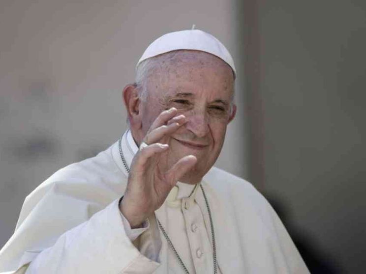 Il Papa: «Il lavoro conferisce la dignità all'uomo non il denaro»