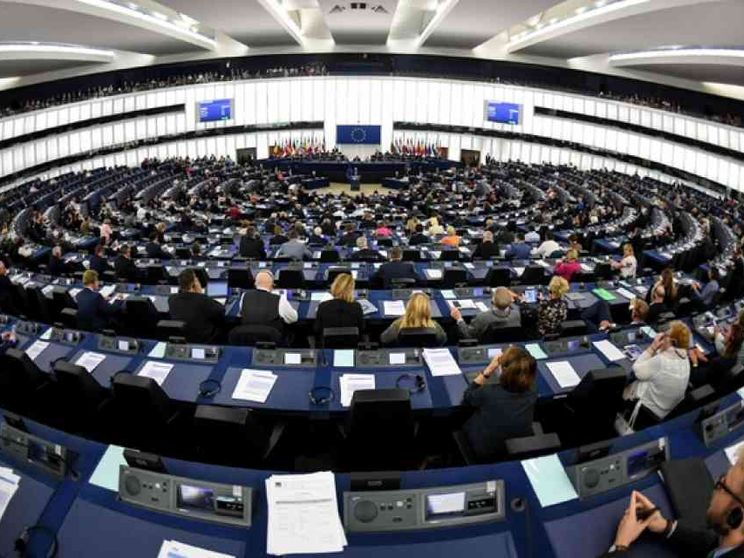 Copyright, l’Europarlamento approva la nuova direttiva. Ecco cosa cambia