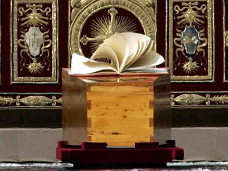 2005- Il mondo piange Giovanni Paolo II, maestro e padre per tutti