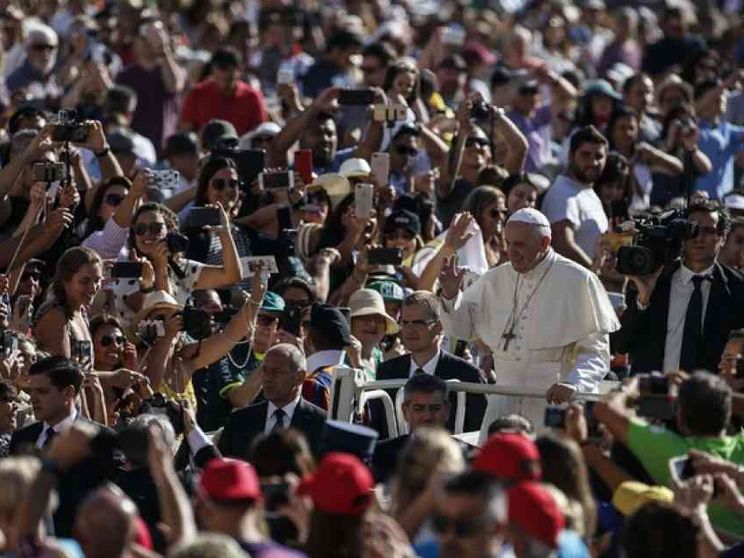 Papa: la peggiore schiavitù è quella del proprio ego
