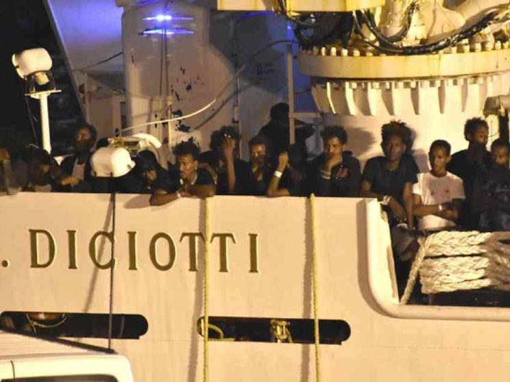 Ricordiamocelo sempre: chi chiamiamo «gli altri» siamo anche tutti noi