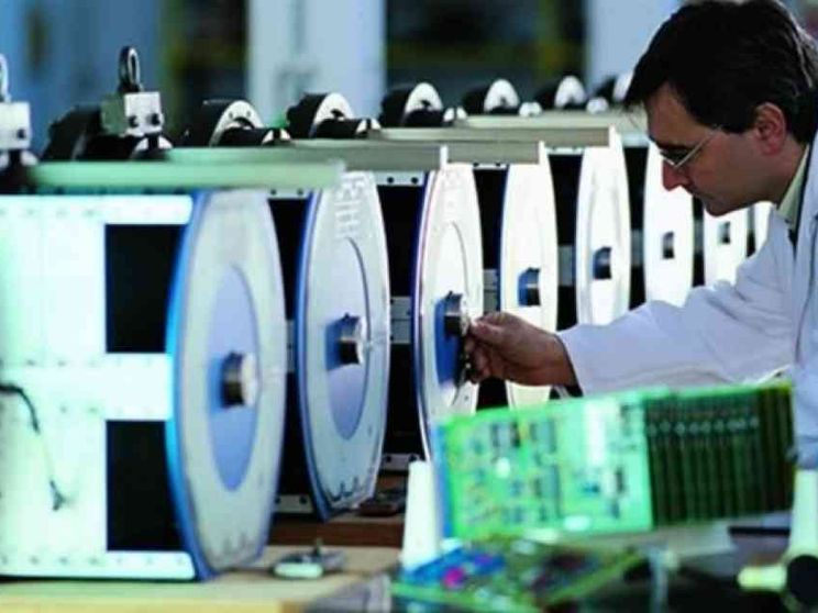 Pressing sul M5s: «Basta vendere armi ai Paesi in guerra»