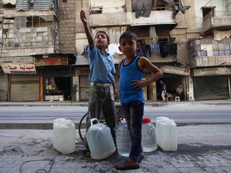 Il Papa: il mondo asciughi le lacrime dei bambini di Siria e Iraq