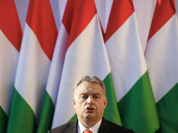 Le (tre) distinzioni che Orbàn ha perduto