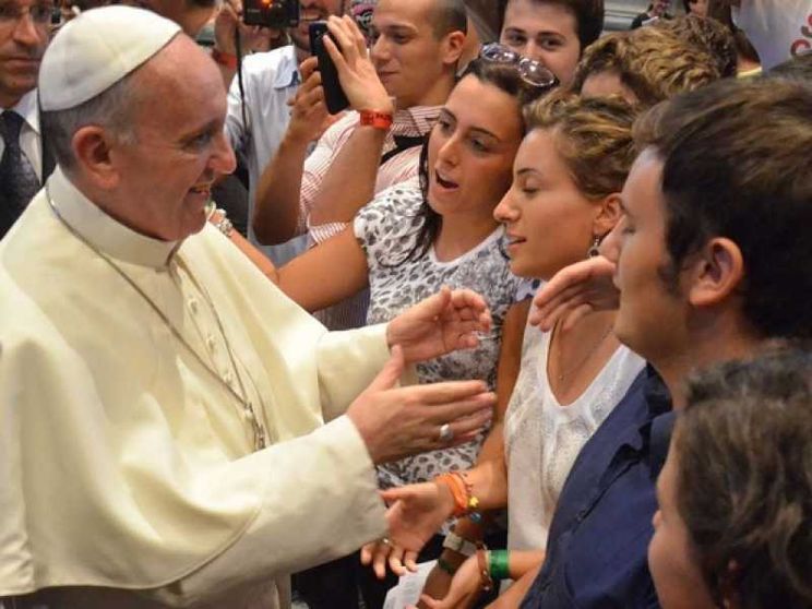 Papa Francesco e i padri sinodali incontrano i giovani