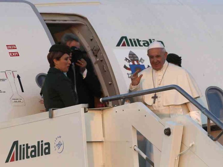 Papa Francesco in viaggio verso la Lituania, «messaggero di speranza»