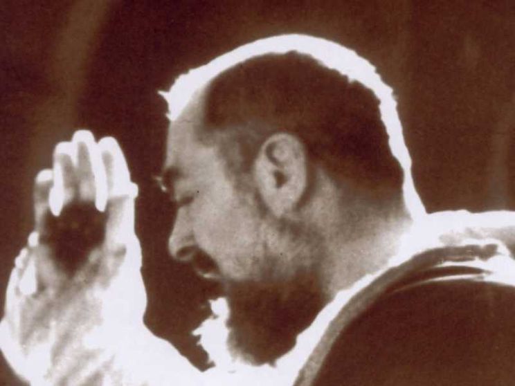 Cent'anni fa le stimmate di Padre Pio: quando la scienza si arrende