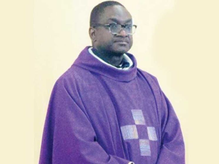 Sacerdote muore dopo essere fuggito dai rapitori