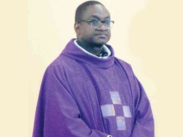 Sacerdote muore dopo essere fuggito dai rapitori