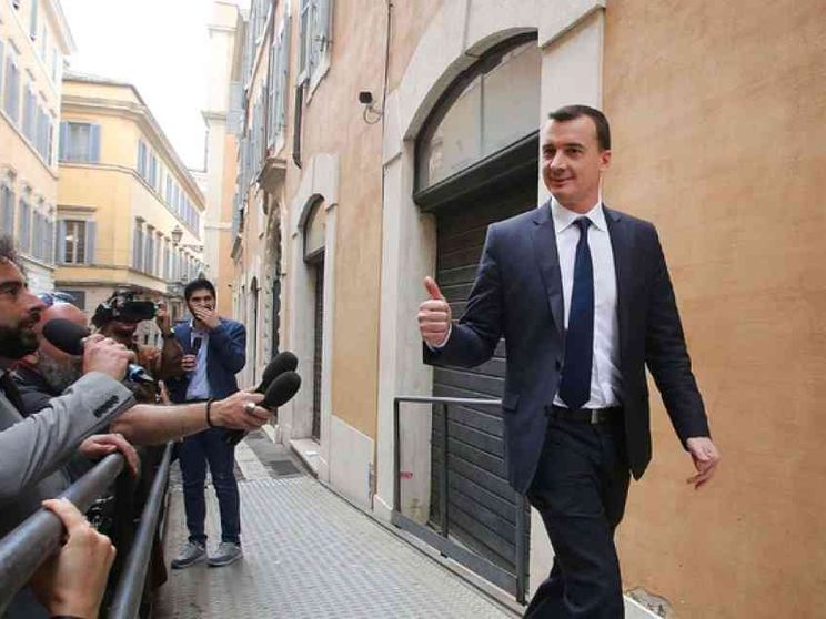 Casalino, un ruolo eccessivo che desta sospetti