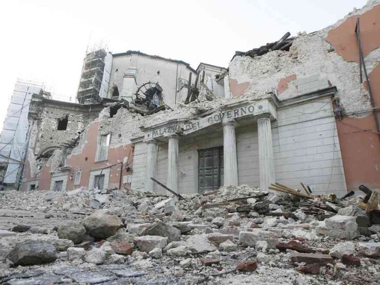 2009 - L'Aquila piegata dal terremoto