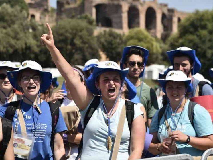 Guardiamo i giovani con gli occhi di Dio