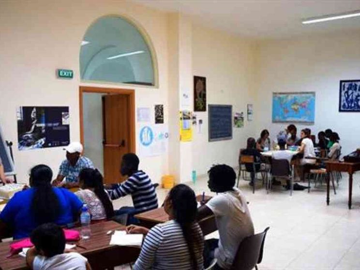 La vita dopo l'orrore: calcio, rugby e amici